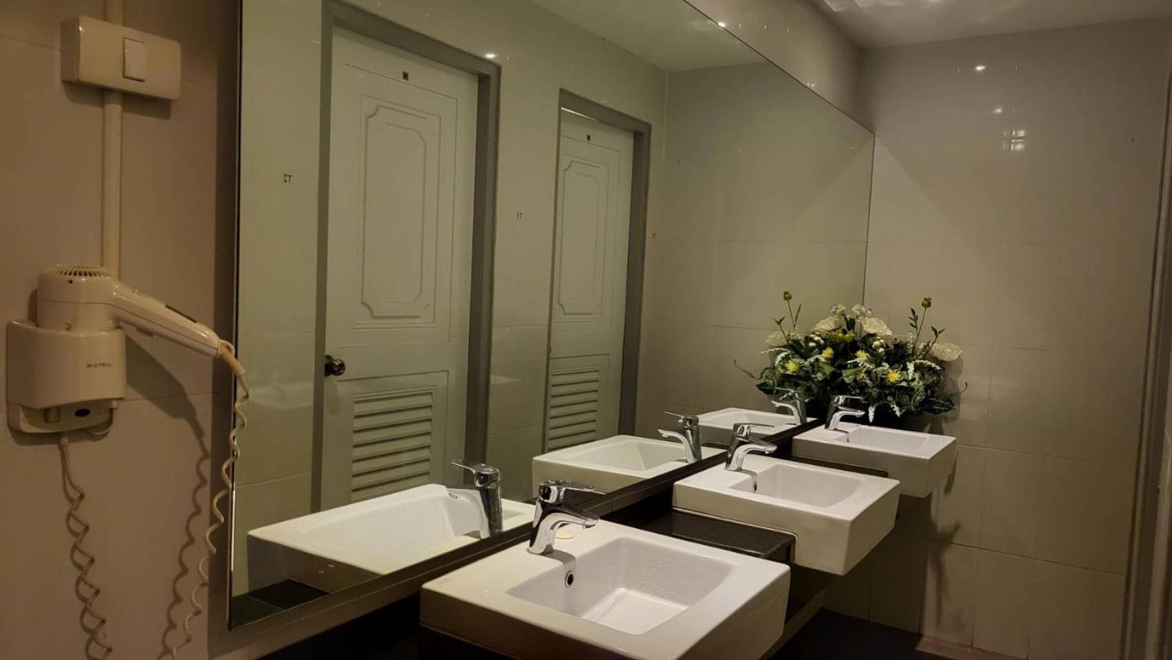 Terminal58Hostel@Town Ban Lo Long Екстериор снимка